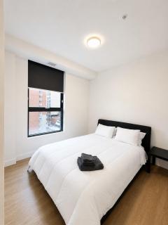 Modern 2Bd Corner Condo with City Views - 2