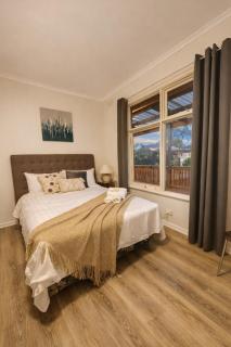 StayAU Cozy 3BR Getaway Near Westfield Knox - 2