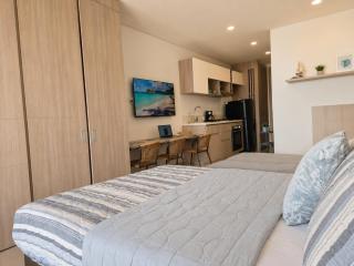 Elegant loft with balcony and mountain views - 4