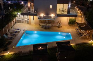Allas Villa Heated Pool - 8