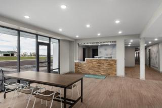 ECHO Suites Extended Stay by Wyndham Bozeman - 8