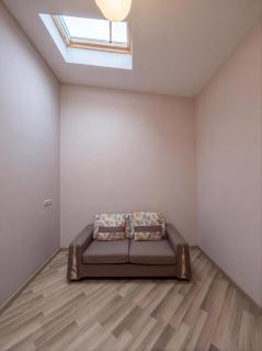 Stylish & Spacious Duplex 2BR in Mtatsminda - 3