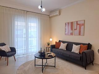 Cozy City Center Apartment - 6