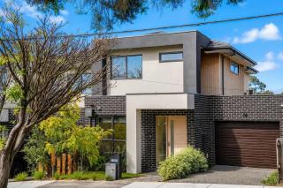 Puddings Home Brand New 4BR Townhouse in Oakleigh - 2