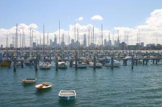 Stylish St Kilda Beach Apartment - St Kilda West - 5