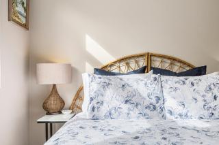 Stylish St Kilda Beach Apartment - St Kilda West - 1