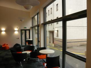 JOIVY Affordable 2, 4, 5 and 6 bed private flats, in Historic Old Town - Edinburgh - 1
