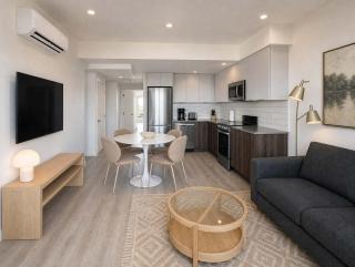Brand New 1BR Suite with AC Walk to The Drive - 6