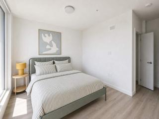 Brand New 1BR Suite with AC Walk to The Drive - 4
