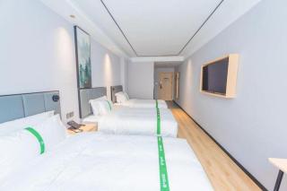 GreenTree Inn Qingdao Licang Shuyan Road Daweng Square Express Hotel - 3