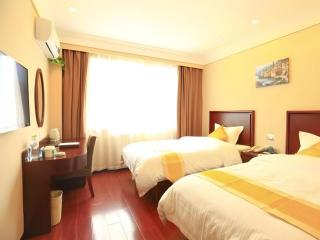 GreenTree Inn Qingdao Licang Shuyan Road Daweng Square Express Hotel - 1