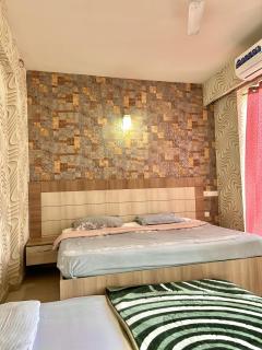 Radhe Radhe Luxury Stays - 4