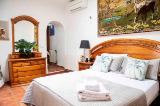 Buscastell Villa Ibiza Exclusive 800-Yr Finca, Private Retreat for groups - 4