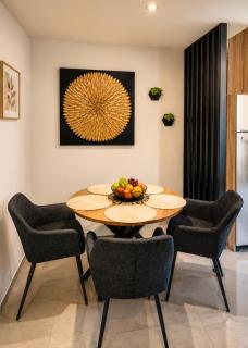 Grey Gold apartment 80m from the beach - 4