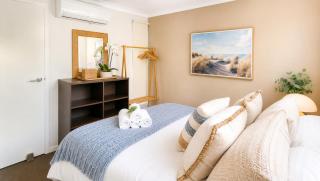 Seaside Villa Oasis - Pool & Wi-Fi - 2