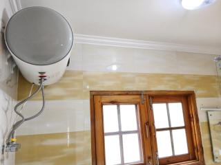Gulberg Cottage - Family & Couple Rooms Near Srinagar Airport - 2