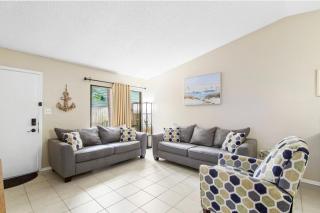 22 min to Beach-2 bd room-Self check in -sleep 6-BBQ-WD - 1