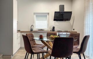 2 Bedroom Stunning Home In Selca - 8