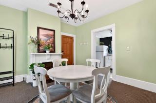Spacious Historic House Near Louisville Sites - 1