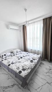 Luxury & Stylish 2 Bedroom Apartment at an Excellent Location - 8