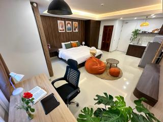 Mandala Coastal Studio Cozy Modern Workspace 3F 302 - 4