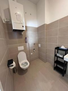 Spacious Apartment for 6 near Vienna Central Station - 3