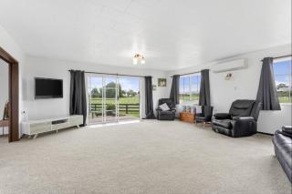 Country Comfort in Matangi - 9