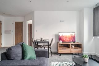 Modern 1BR Central Preston Apartment - 2