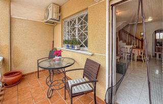 Beautiful Apartment In Torrevieja - 7