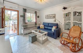 Amazing Apartment In Torrevieja With Wifi - Torrevieja - 8