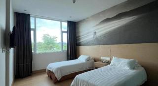D Arc Hotel - 1