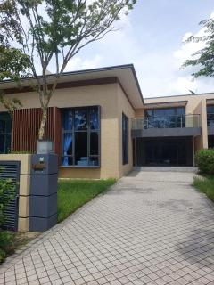 The Fringe Luxe Villa at Forestcity - 3