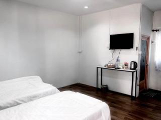 Capital O 75412 V Resort - 2