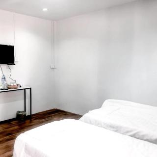 Capital O 75412 V Resort - 1