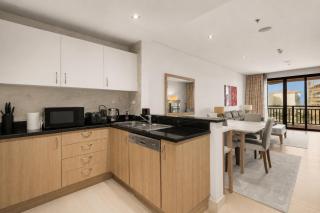 Modern Design 1 Bedroom Apartment, Pool Access - 4