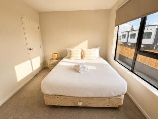 Elegant 4BR Home & Weekly & Monthly Deals Near SH20 - 5