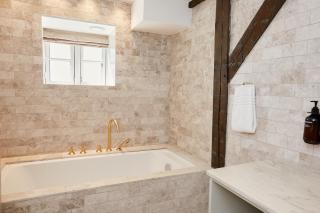 Ascot Hotel - 4