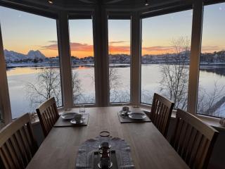 Lofoten Villa by the sea - 5
