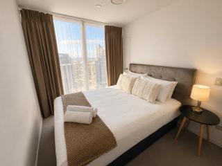 Modern 2BR 2BA Harbour & Skyline Views w Balcony P261 - 8