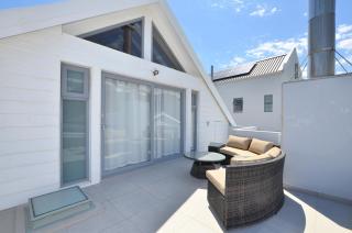 Mount Royal Loft - 4