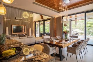 Casa Miyali Lakefront Villa with Infinity Pool - 3