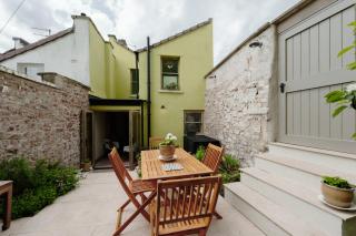 The Lime House: Rustic Cliftonwood Abode - 0