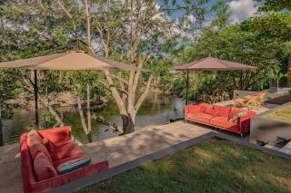 Casa Miyali Lakefront Villa with Infinity Pool - 9