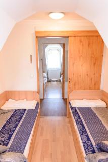 Magyar Tenger Pihenőház, for 2-8 person, 105 m2, garden, pool, free parking, 5 min from the Lake, Balatonakarattya - 4