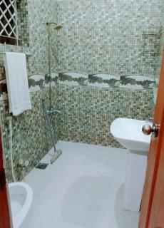 Lux Inn Guest House - 1