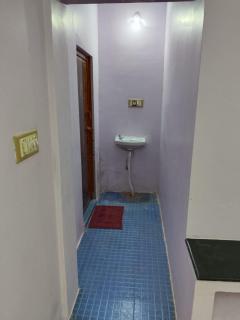 Mohnish Sai Home Stay - 3 Bed Rooms, Girivalam Starting Point location, Best Affordable Price - 1