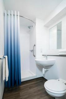 Travelodge Washington A1 (M) Northbound - 3