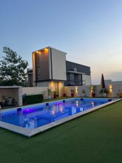 Luxury 10 Kanal Farmhouse Near Islamabad - 8