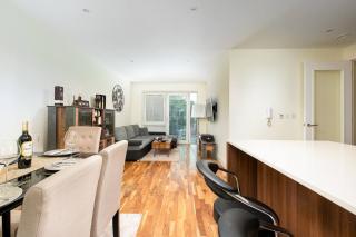 1 Bedroom 2 Bath Apt- Riverside Location - 9