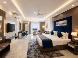 Hotel Cardinal Express Oxmo Delhi - with Free Airport Pick Up or Drop - 6